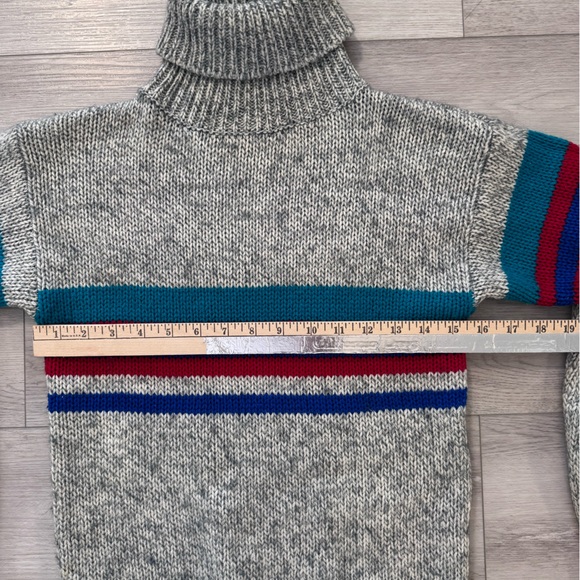 1980s VINTAGE DIANE VON FURSTENBERG Sweater Sz S Wool Blend Gray Red Blue Stripe - Picture 10 of 10